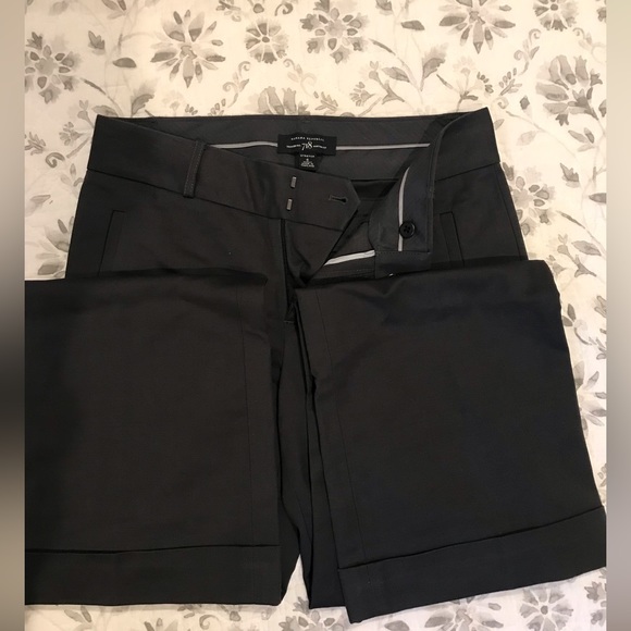 Banana Republic gray straight leg suit pant in gray. Size 6. - Picture 3 of 3